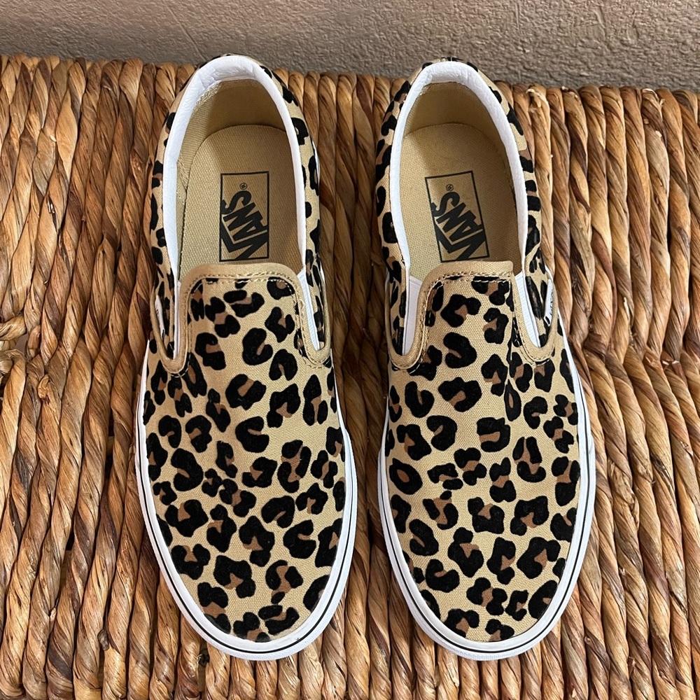 Vans-Leopard